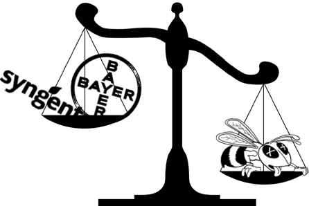 bilancia con un ape morta da un lato e iu simboli di bayer e syngenta dall'altro